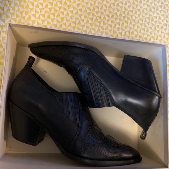 Marc fisher bootie - Picture 3 of 7